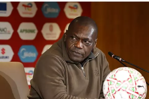 مدرب الكاميرون: المغرب المرشح للفوز.. ولا أخشى التحكيم